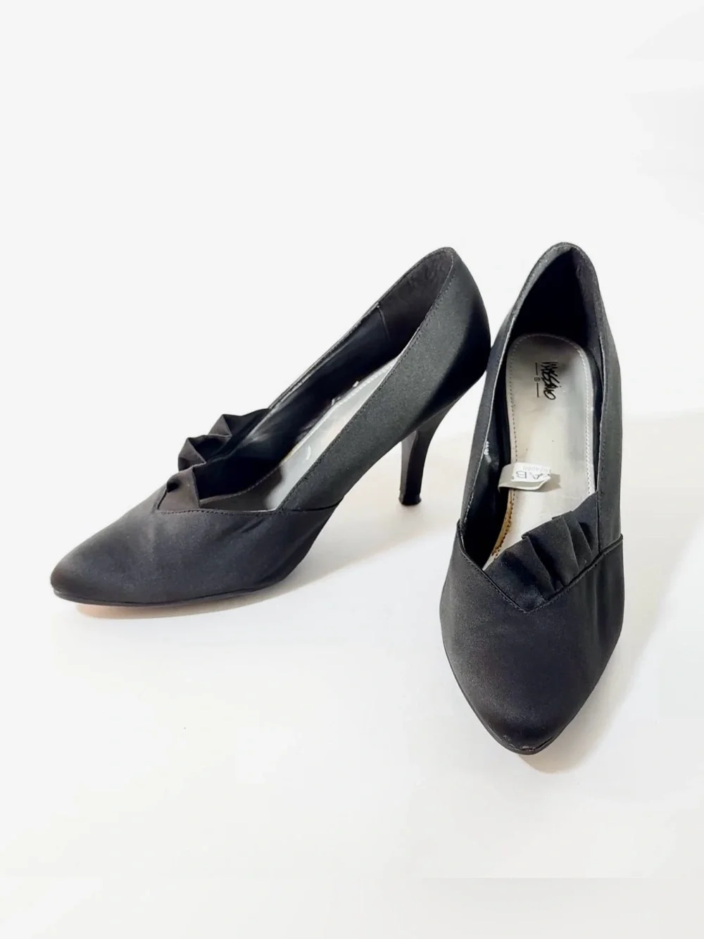 Mossimo Black Satin Pointed Toe Pumps Size 7 Ruffle Detail 2.5” Heel